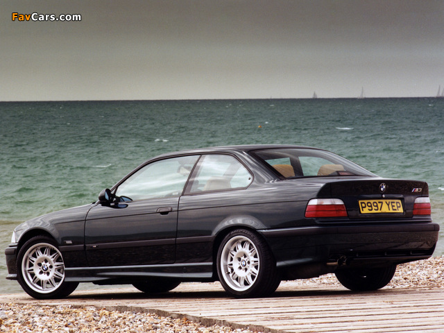 BMW M3 Coupe UK-spec (E36) 1993–98 wallpapers (640 x 480)