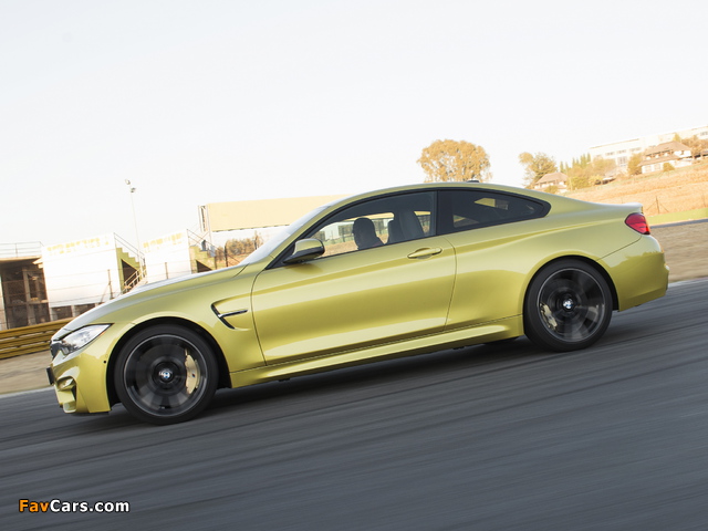 BMW M4 Coupé ZA-spec (F82) 2014 images (640 x 480)