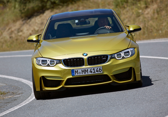 BMW M4 Coupé (F82) 2014–17 pictures