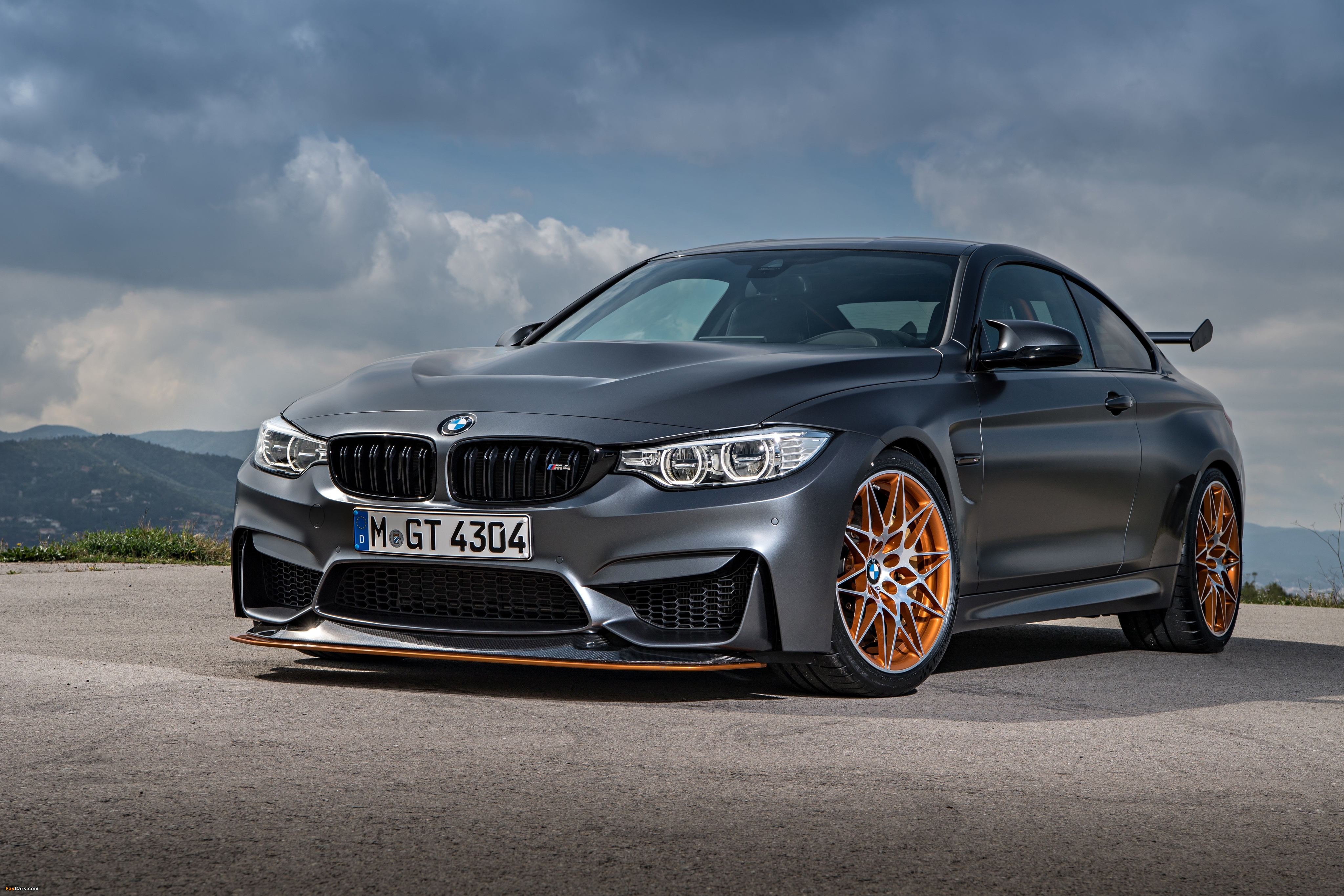 BMW M4 GTS (F82) 2015 photos (4096 x 2731)