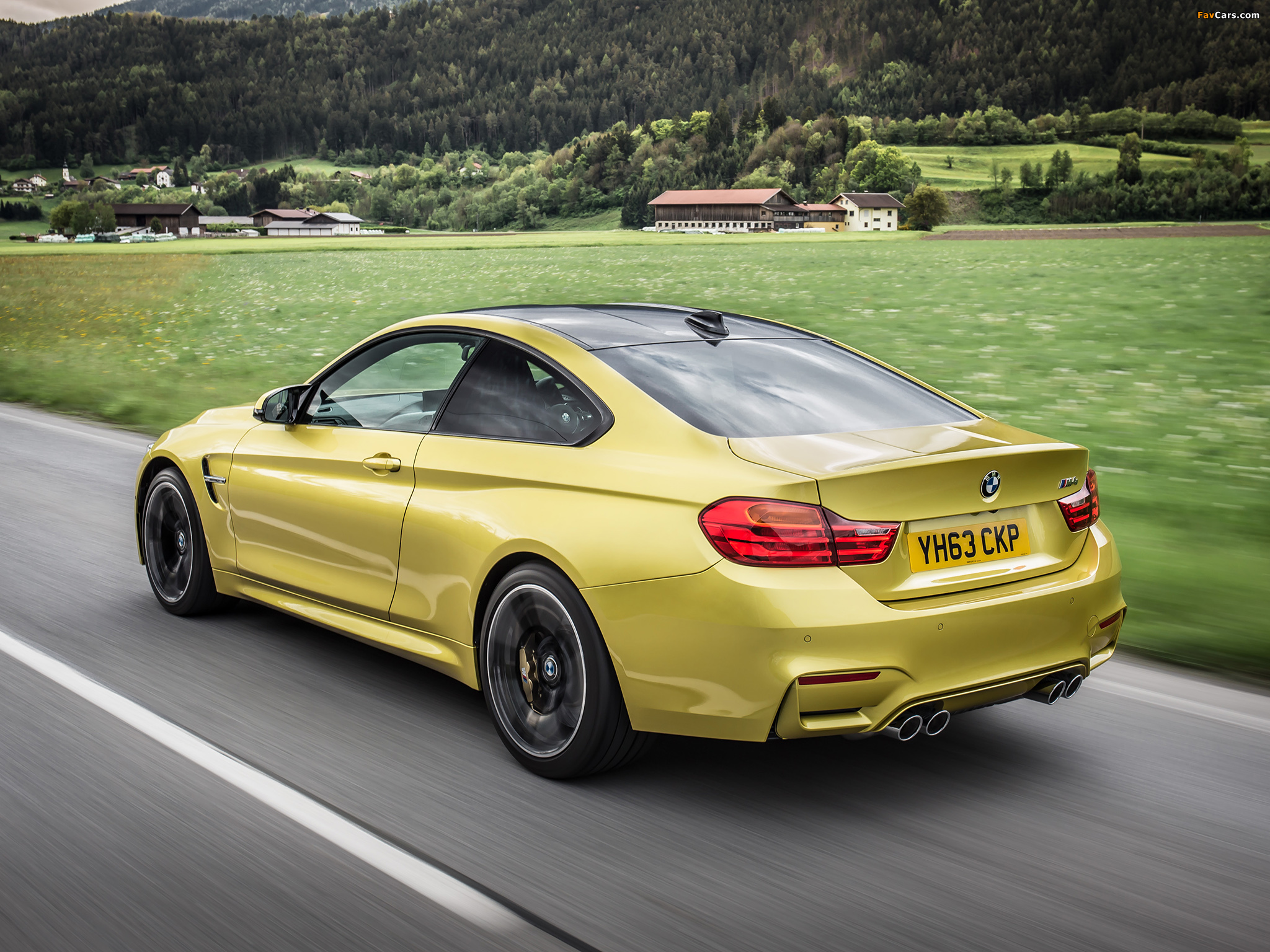 Images of BMW M4 Coupé UK-spec (F82) 2014 (2048 x 1536)