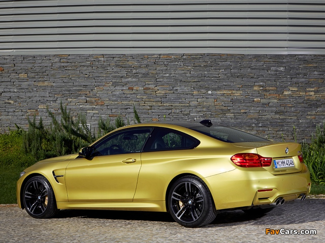 Images of BMW M4 Coupé (F82) 2014 (640 x 480)