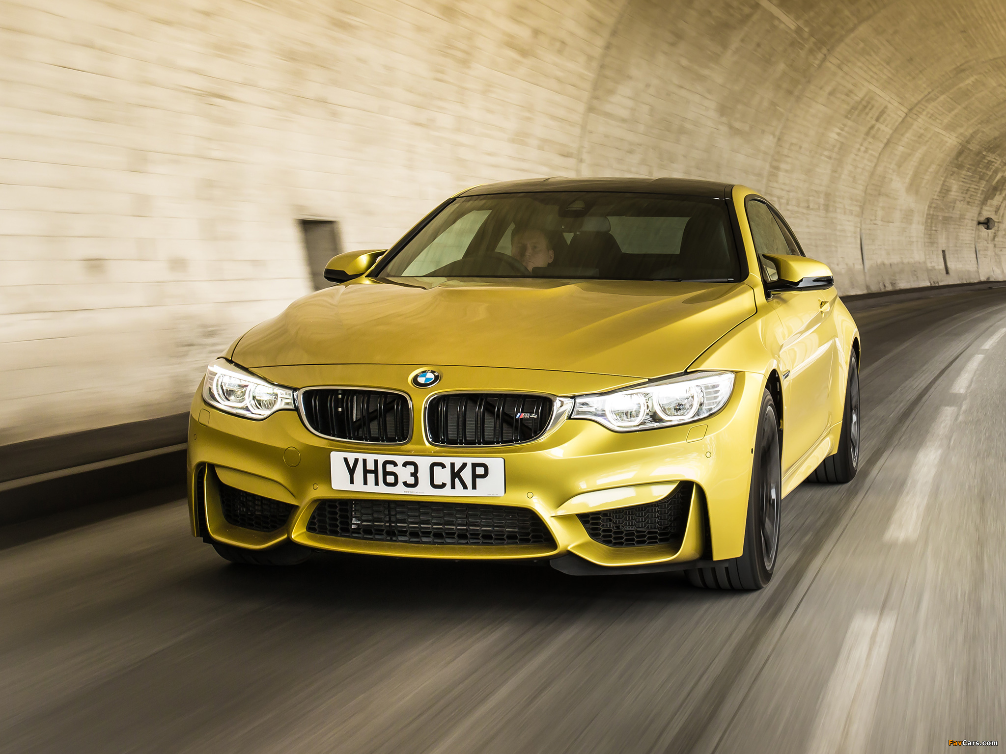 Photos of BMW M4 Coupé UK-spec (F82) 2014 (2048 x 1536)