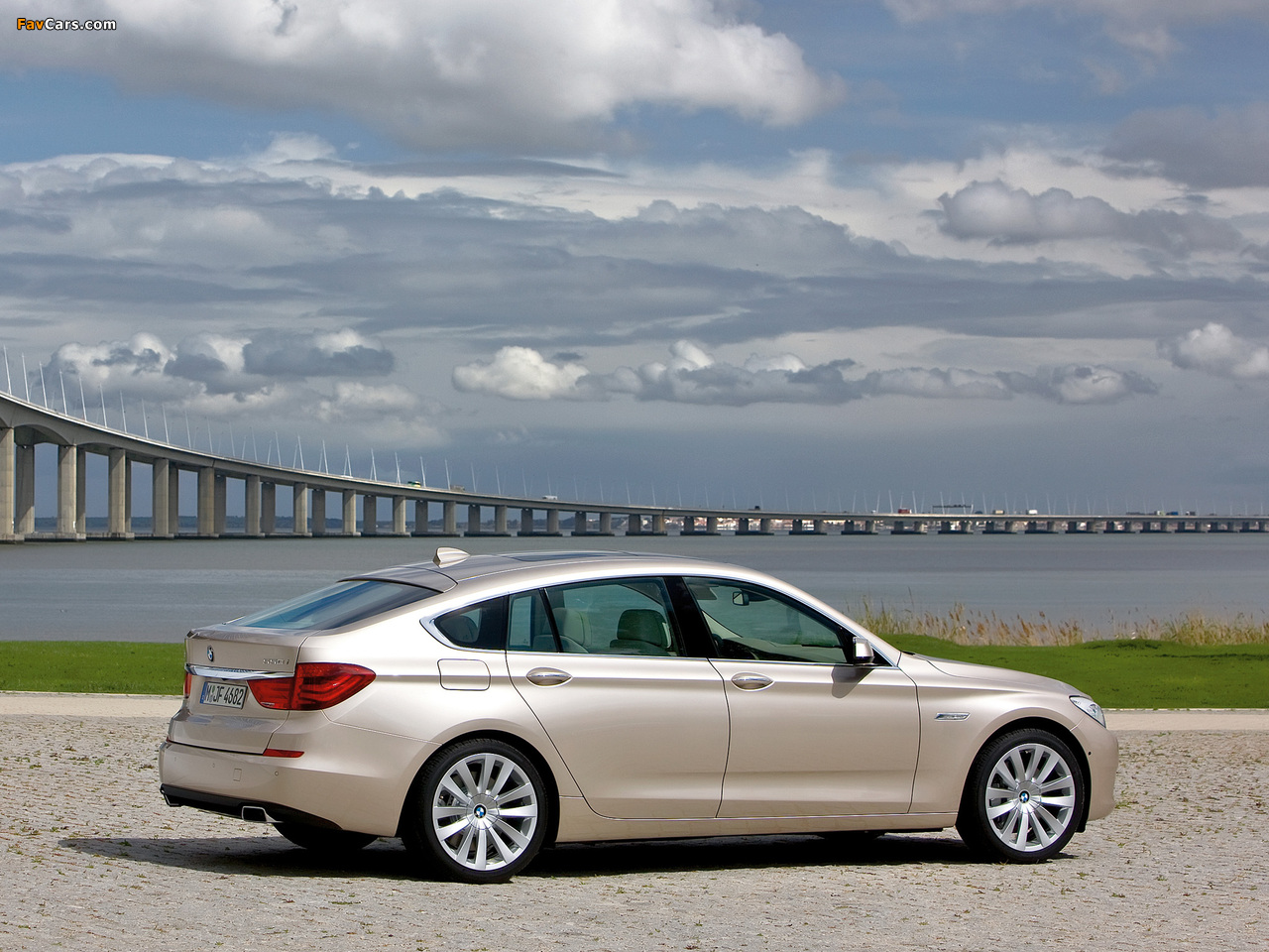 BMW 550i Gran Turismo (F07) 2009–13 images (1280 x 960)