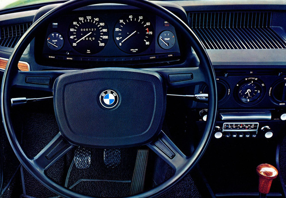 BMW 520i Sedan (E12) 1972–76 images