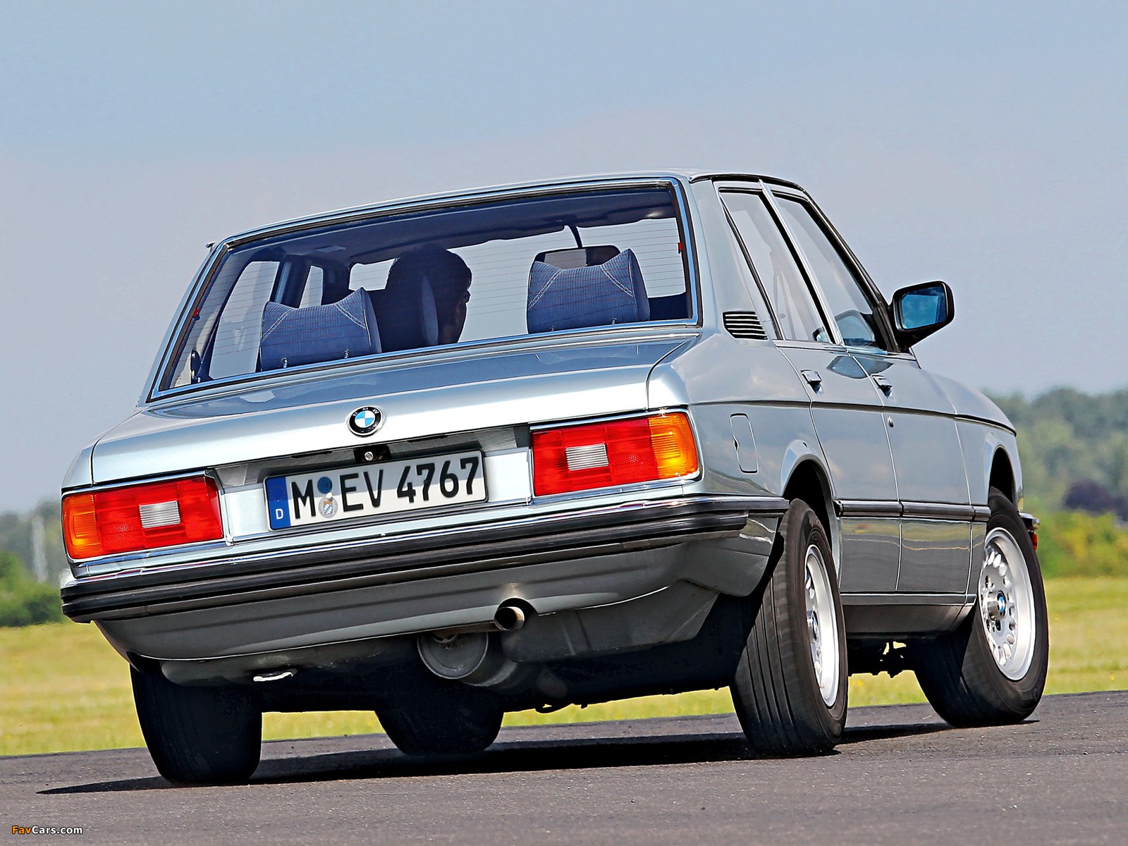 BMW 525 Sedan (E12) 1976–81 photos (1600 x 1200)