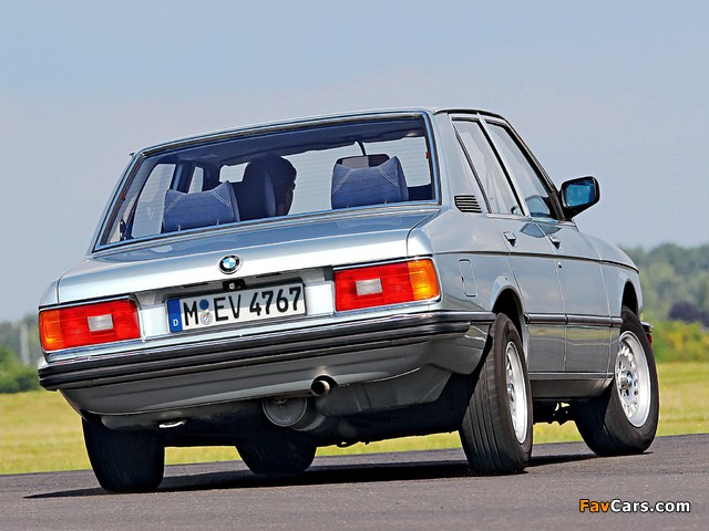 BMW 525 Sedan (E12) 1976–81 photos (640 x 480)