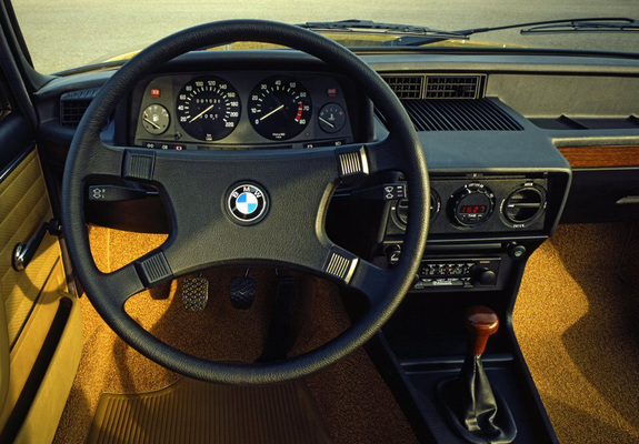 BMW 525 Sedan (E12) 1976–81 pictures