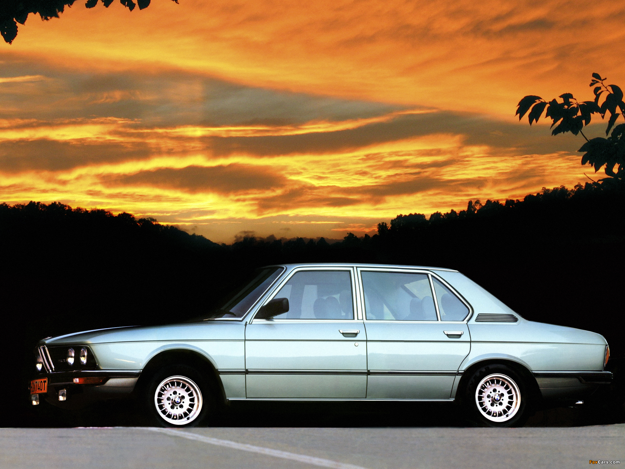 BMW 528i Sedan ZA-spec (E12) 1977–81 wallpapers (2048 x 1536)