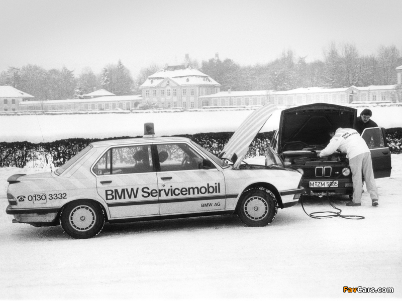 BMW 5 Series Servicemobil (E28) 1981–88 wallpapers (800 x 600)