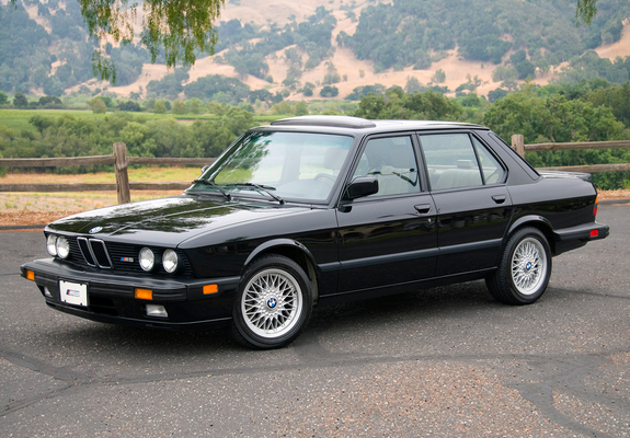 BMW M5 US-spec (E28) 1986–87 images