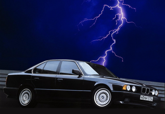 BMW M5 (E34) 1988–92 images