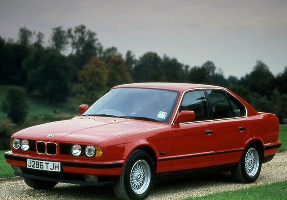 BMW 5 Series Sedan UK-spec (E34) 1988–95 images