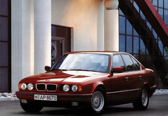 BMW 540i Sedan (E34) 1992–95 photos
