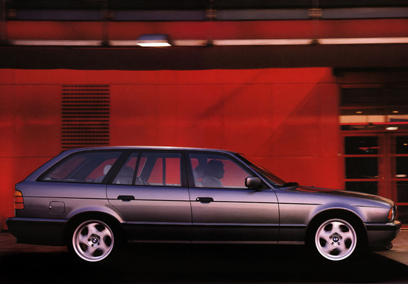 BMW M5 Touring (E34) 1992–94 pictures