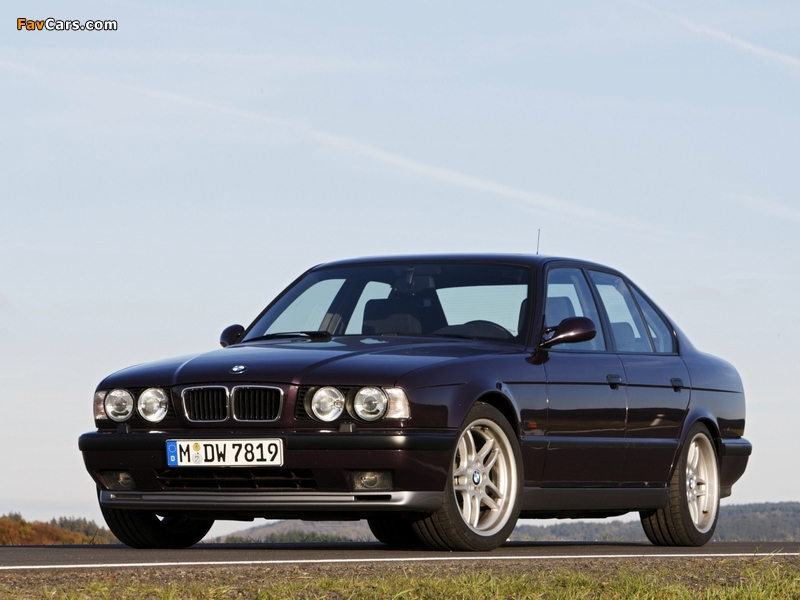 BMW M5 Sedan (E34) 1994–95 images (800 x 600)