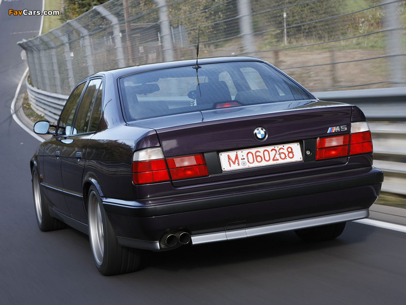 BMW M5 Sedan (E34) 1994–95 images (800 x 600)