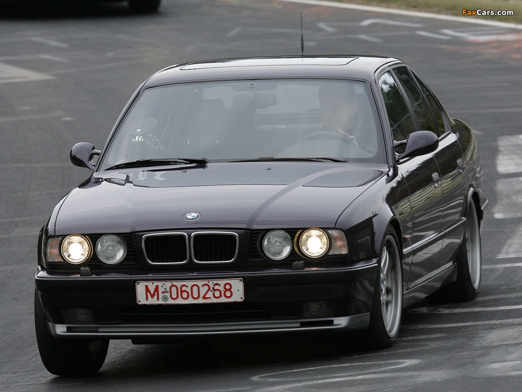 BMW M5 Sedan (E34) 1994–95 photos (1024 x 768)