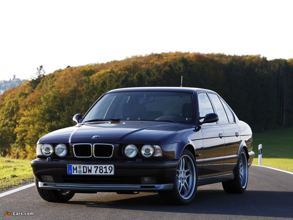BMW M5 Sedan (E34) 1994–95 wallpapers (1024 x 768)