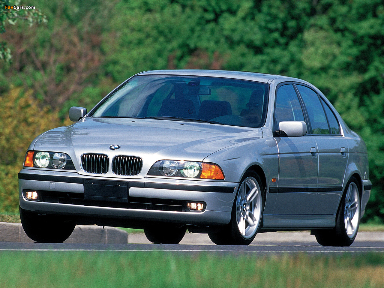 BMW 540i Sedan US-spec (E39) 1996–2003 images (1280 x 960)