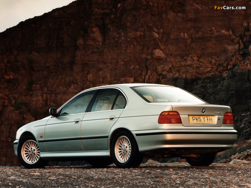 BMW 540i Sedan UK-spec (E39) 1996–2000 images (800 x 600)