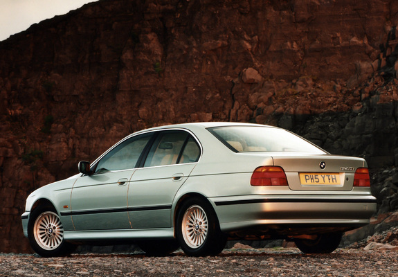 BMW 540i Sedan UK-spec (E39) 1996–2000 images