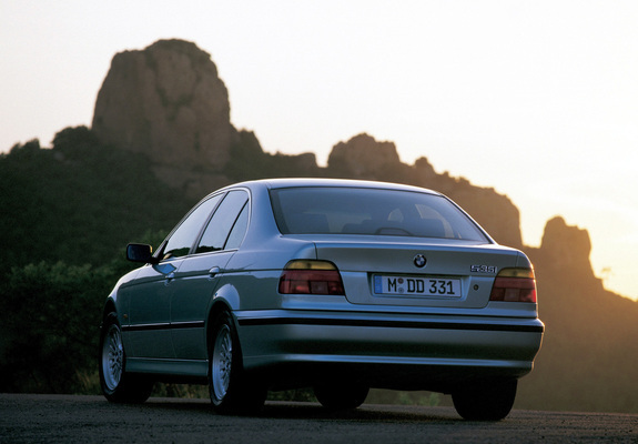 BMW 535i Sedan (E39) 1996–2000 photos