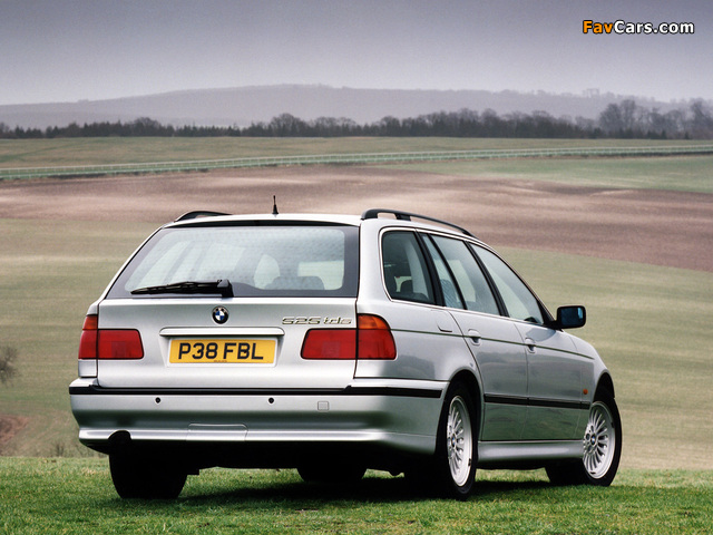 BMW 525tds Touring UK-spec (E39) 1997–2000 photos (640 x 480)