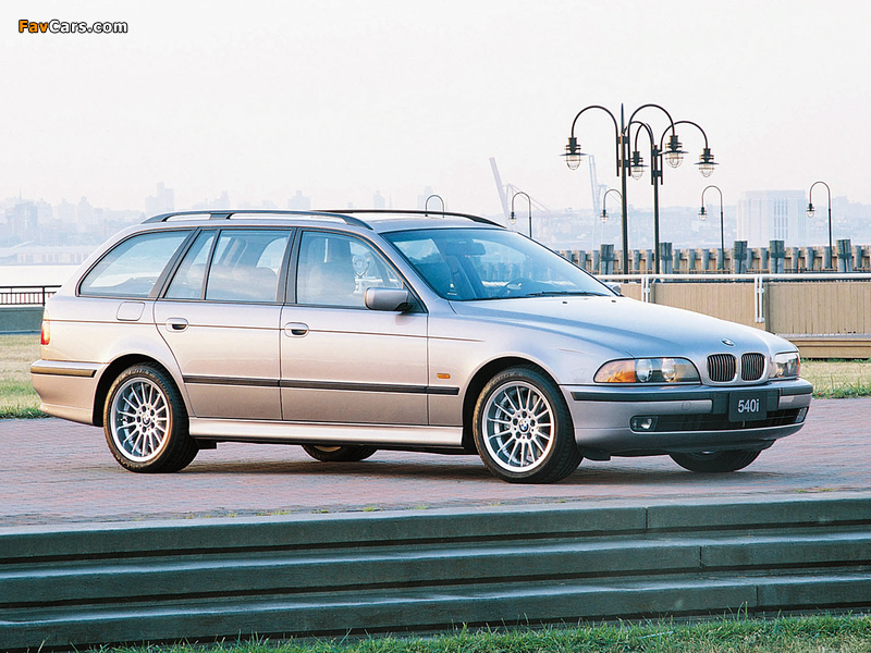 BMW 540i Touring (E39) 1997–2000 photos (800 x 600)