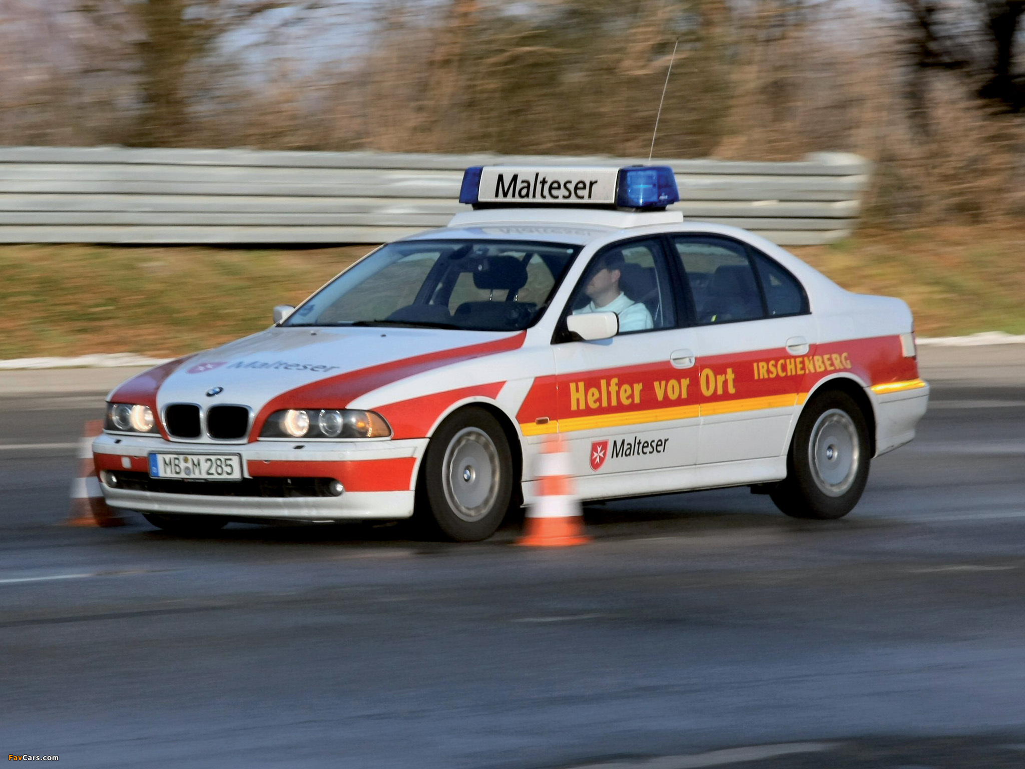BMW 540i Emergency (E39) 2000–03 images (2048 x 1536)