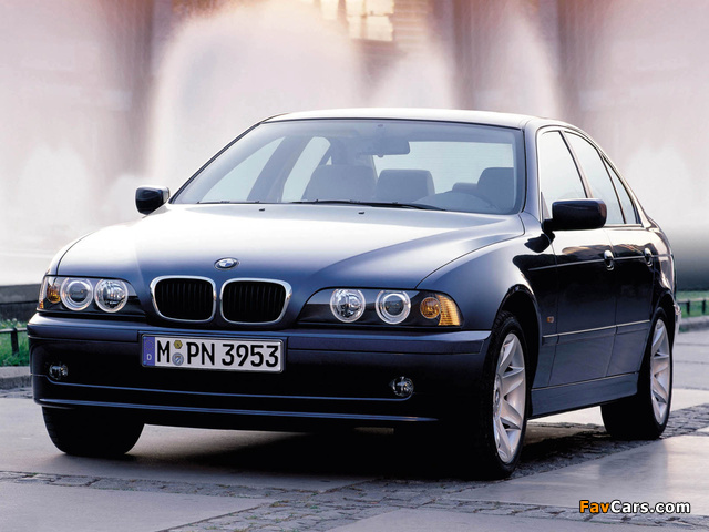 BMW 525i Sedan (E39) 2000–03 images (640 x 480)
