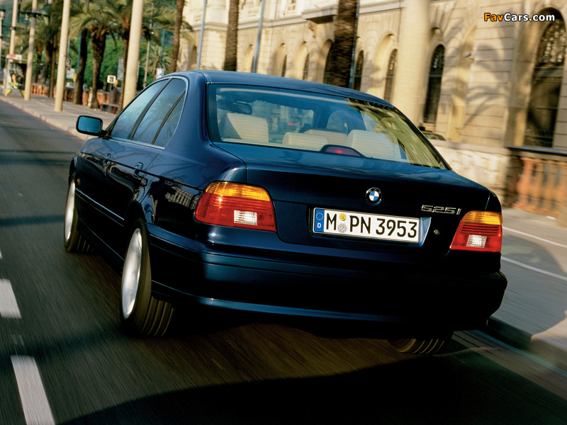 BMW 525i Sedan (E39) 2000–03 photos (800 x 600)
