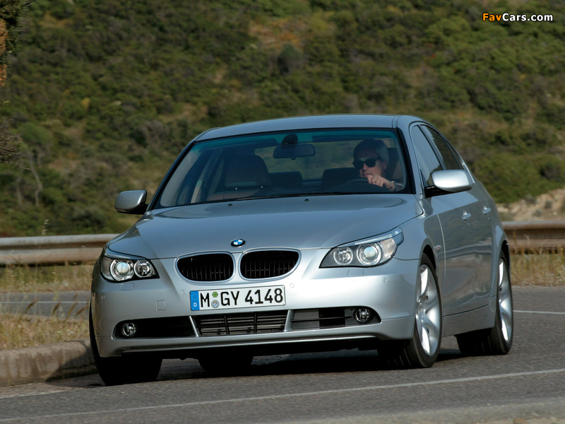 BMW 5 Series Sedan (E60) 2003–07 images (800 x 600)