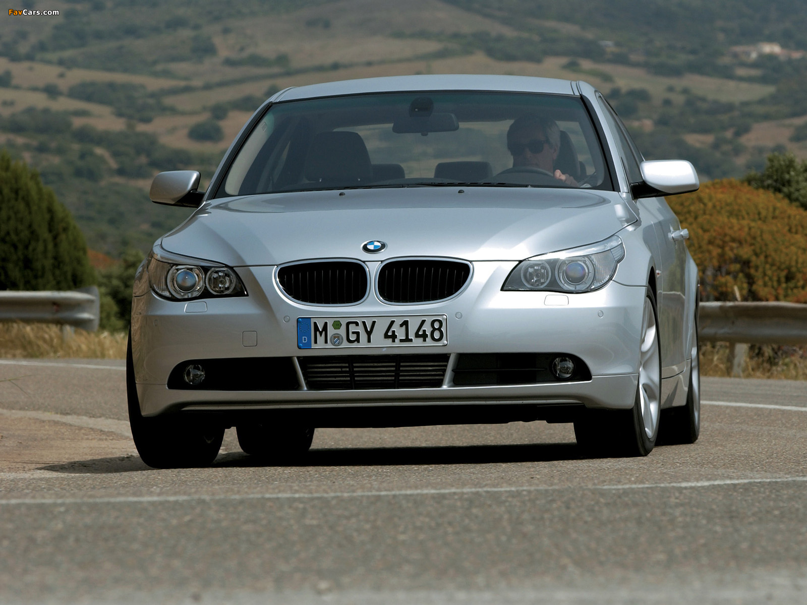 BMW 5 Series Sedan (E60) 2003–07 photos (1600 x 1200)