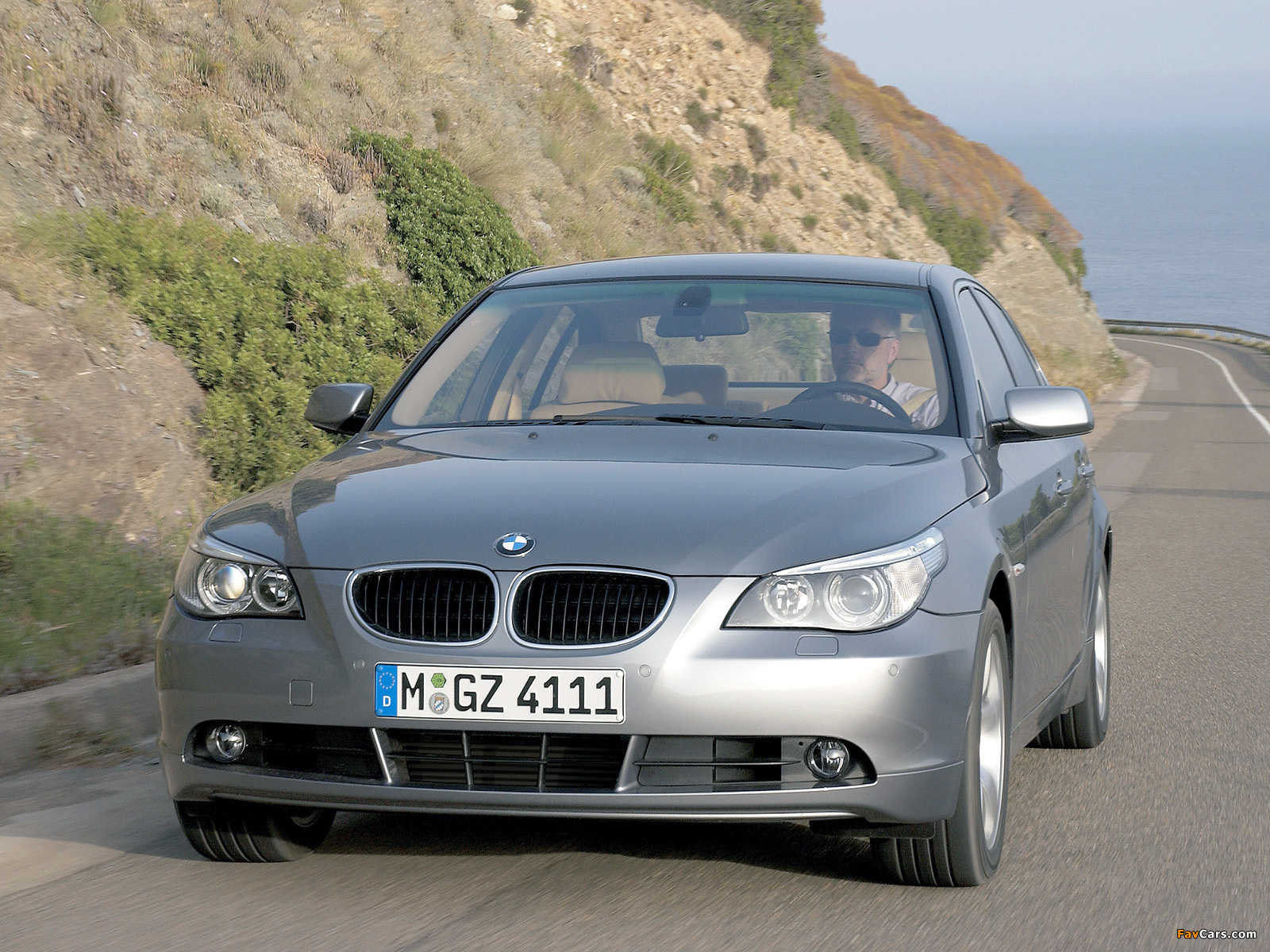 BMW 5 Series Sedan (E60) 2003–07 pictures (1600 x 1200)