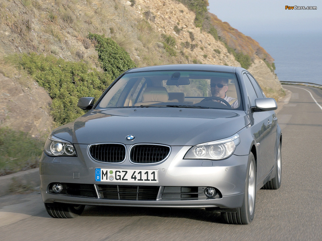 BMW 5 Series Sedan (E60) 2003–07 pictures (1024 x 768)