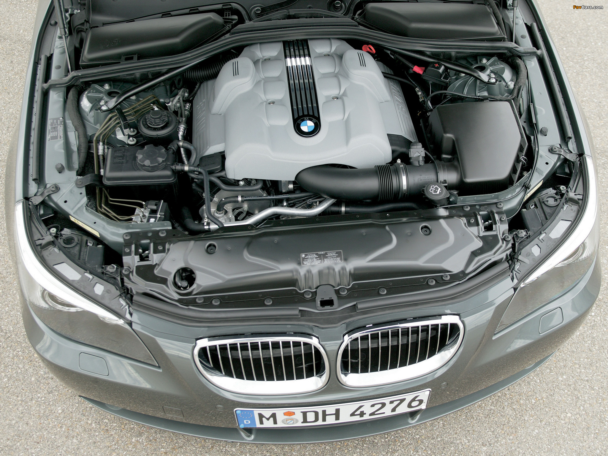 BMW 545i Touring (E61) 2004–05 images (2048 x 1536)