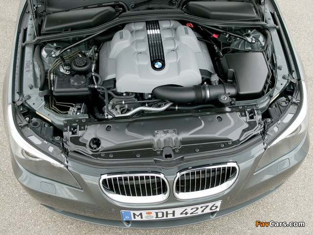 BMW 545i Touring (E61) 2004–05 images (640 x 480)