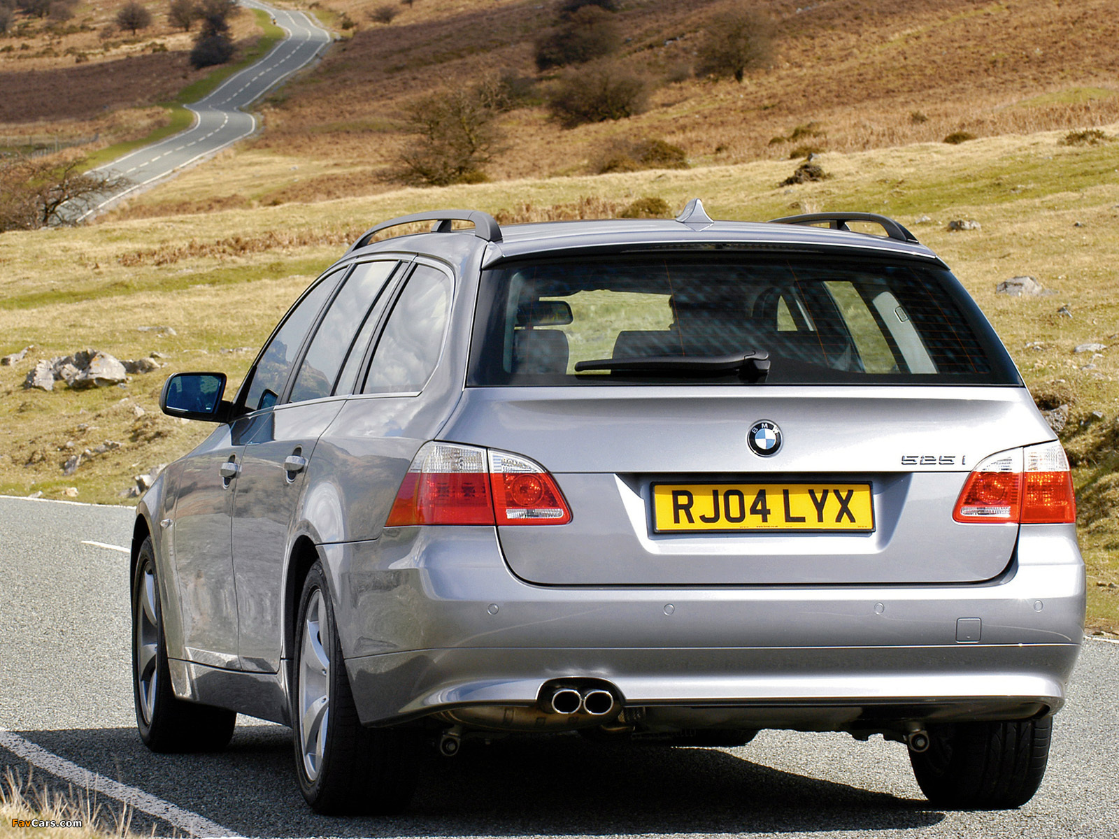 BMW 525i Touring UK-spec (E61) 2004–07 pictures (1600 x 1200)