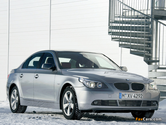 BMW 530xi Sedan (E60) 2005–07 images (640 x 480)