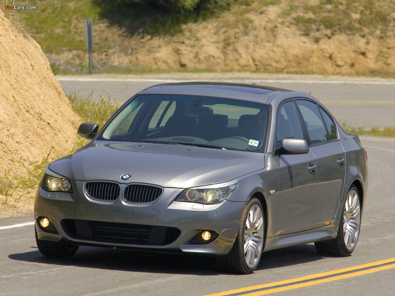 BMW 550i Sedan US-spec (E60) 2005 photos (1280 x 960)