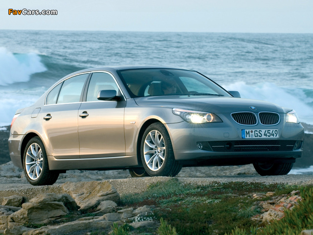 BMW 530i Sedan (E60) 2007–10 photos (640 x 480)