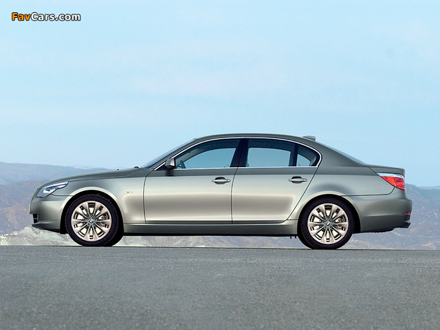BMW 530i Sedan (E60) 2007–10 photos (640 x 480)