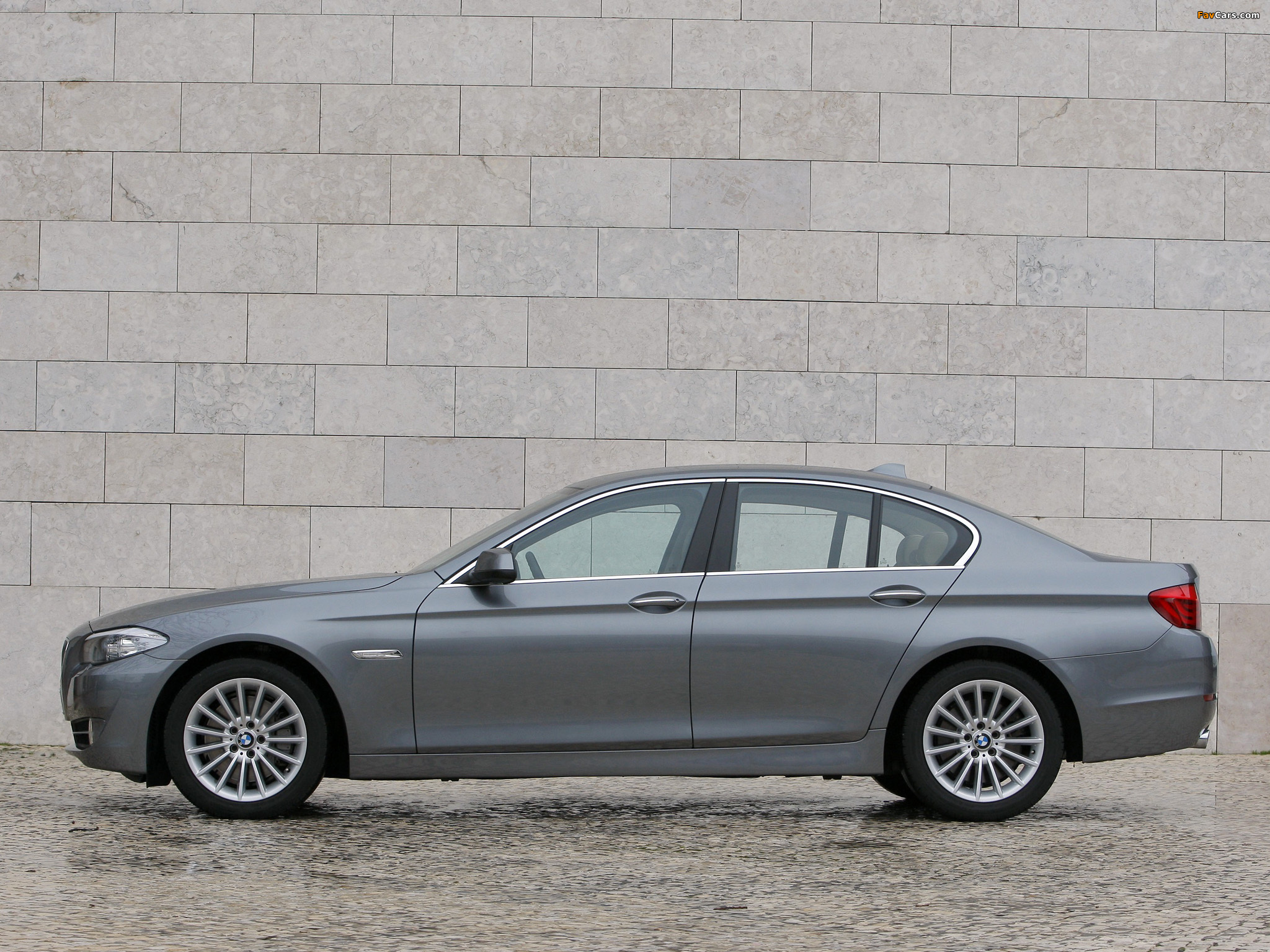 BMW 535i Sedan (F10) 2010–13 images (2048 x 1536)