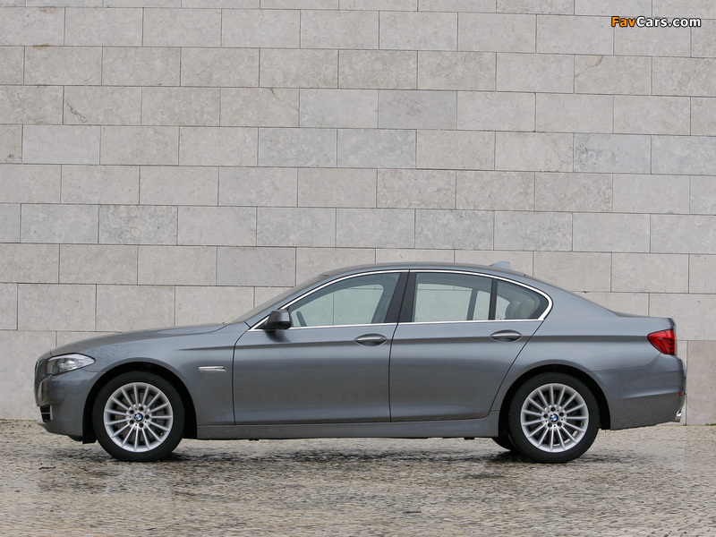 BMW 535i Sedan (F10) 2010–13 images (800 x 600)