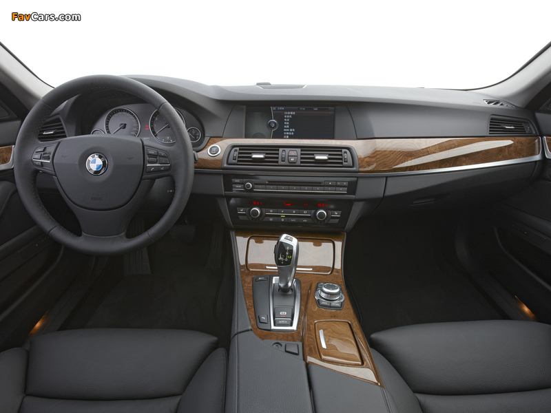 BMW 528Li (F10) 2010 images (800 x 600)
