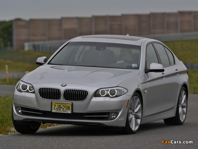 BMW 550i Sedan US-spec (F10) 2010–13 images (640 x 480)