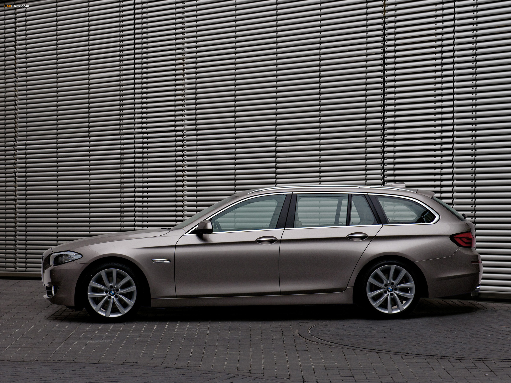 BMW 520d Touring (F11) 2010–13 photos (2048 x 1536)