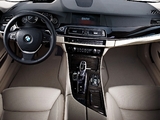 BMW 535i Sedan (F10) 2010–13 photos