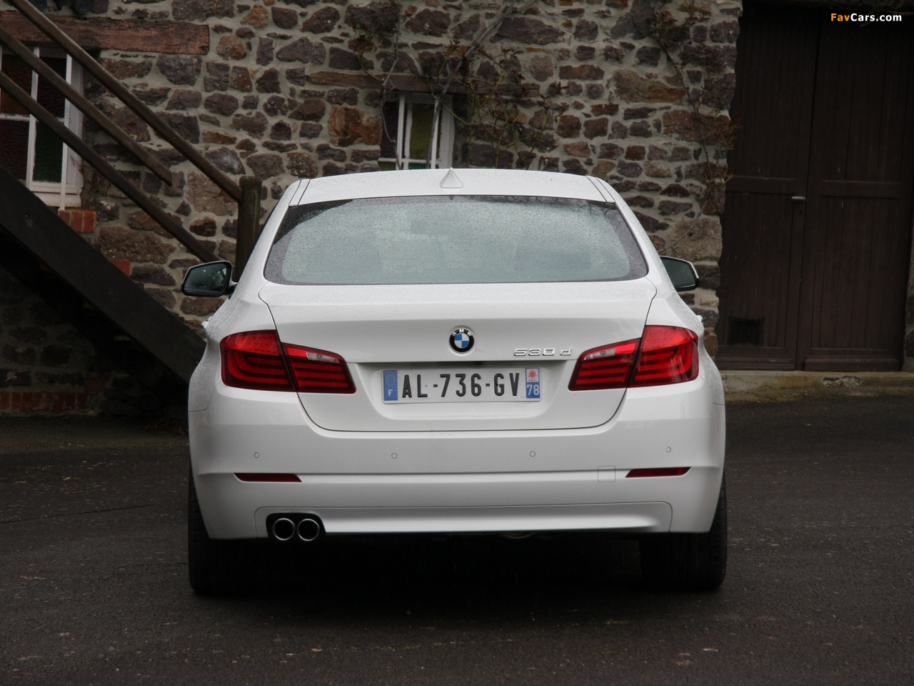 BMW 530d Sedan (F10) 2010–13 photos (1280 x 960)